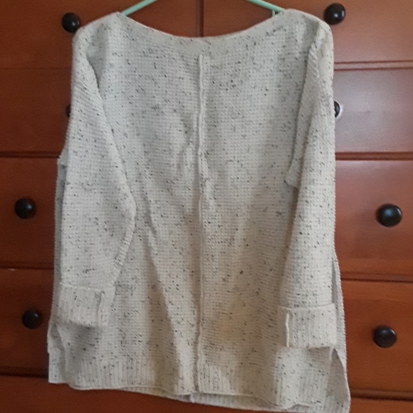 Sweater - Picture 1 of 4